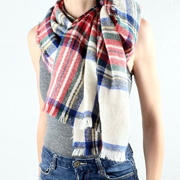 🧣Red Blue Green Plaid Large Raw Hem Scarf Shawl Wrap - Picture 7 of 10